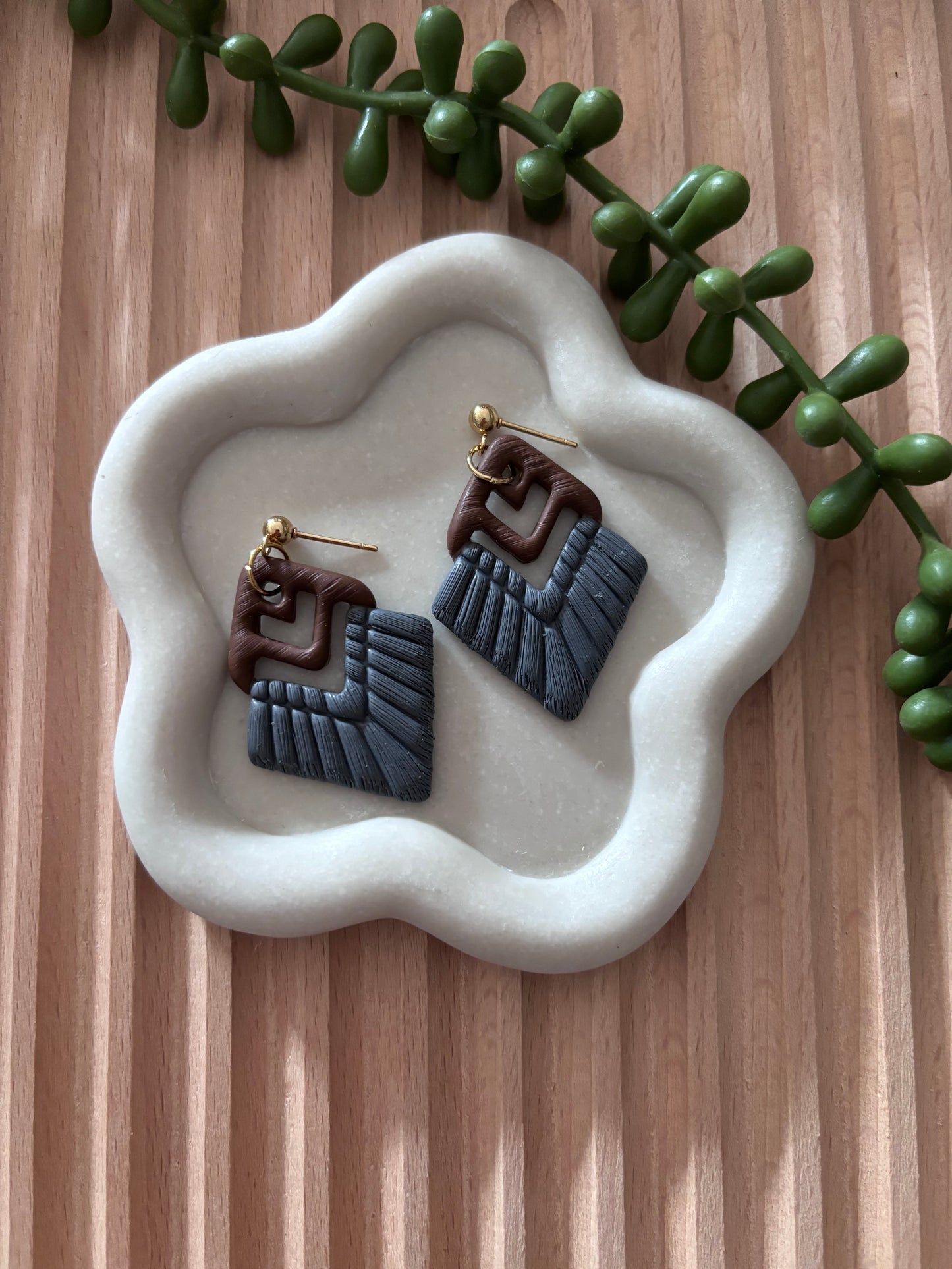 Macrame-look earrings