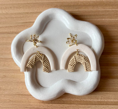 Natural arch earrings