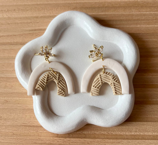 Natural arch earrings